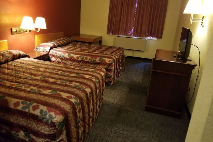 Room 4 of 5