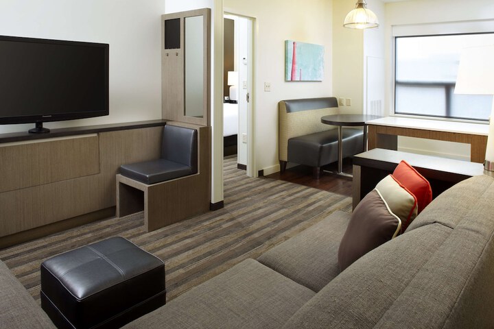 Room 4 of 17