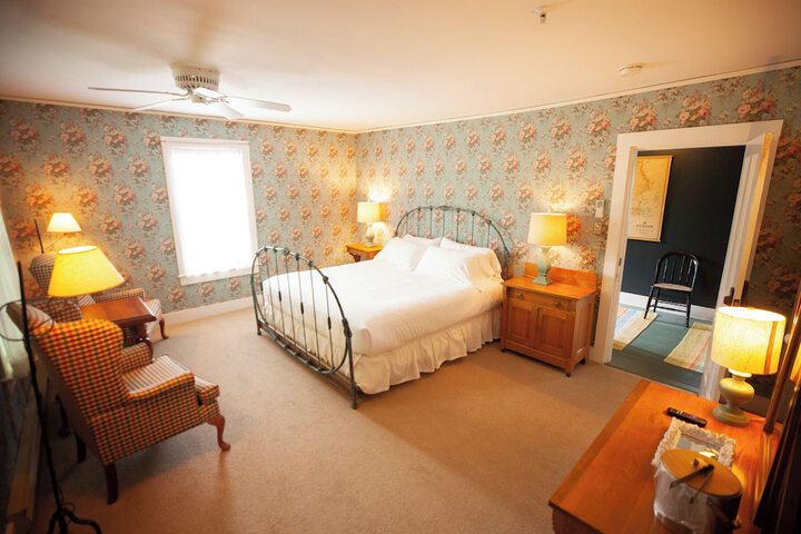 Room 8 of 40