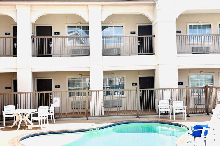 Quality Inn Montgomery - Lake Conroe