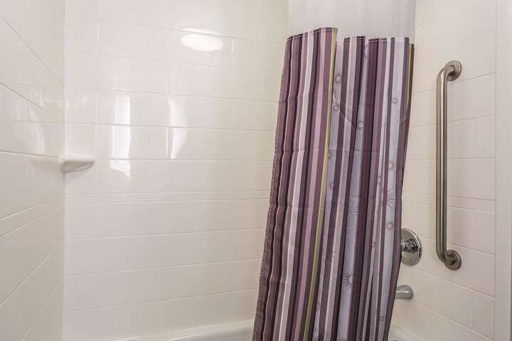 Room 32 of 42