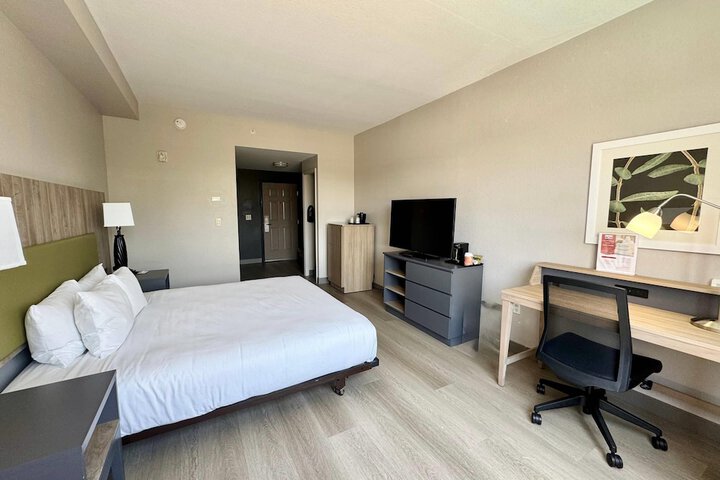 Country Inn & Suites by Radisson Port Charlotte, FL