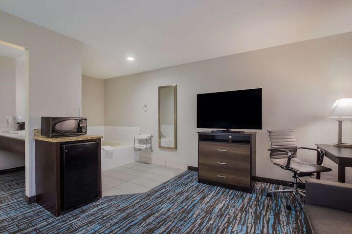 Room 20 of 66
