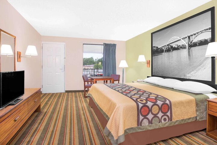 Room 11 of 13