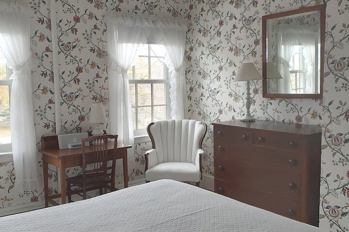 Room 33 of 81
