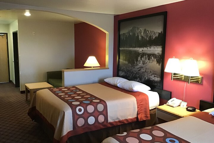 Room 6 of 25