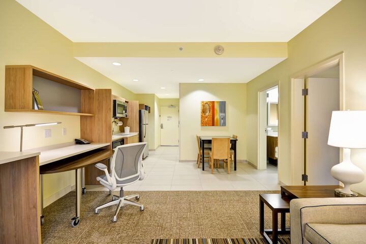Room 16 of 40