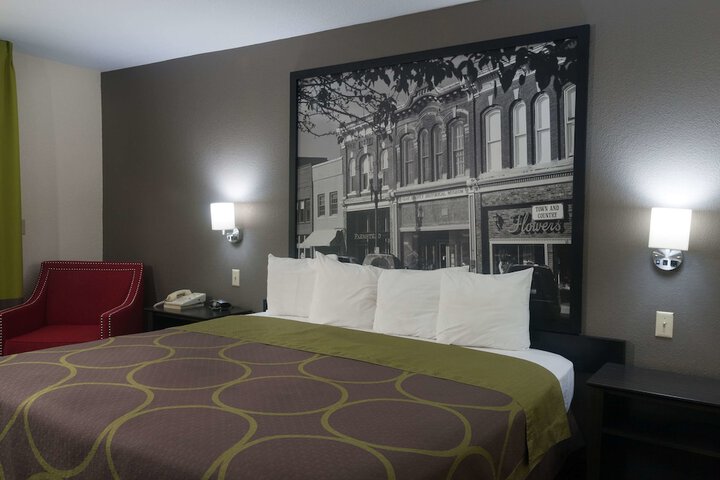 Room 16 of 25
