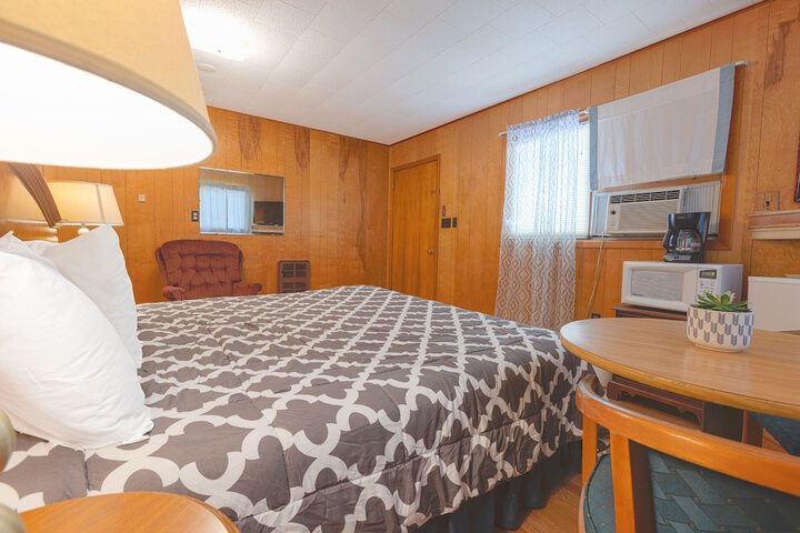 Room 35 of 62