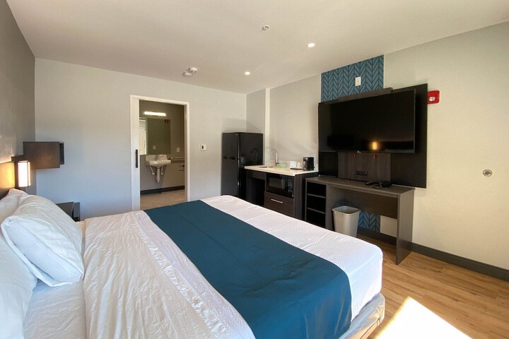 Studio 6 Suites – Stockton CA – Waterfront