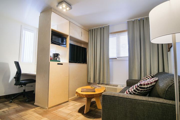 Room 53 of 130