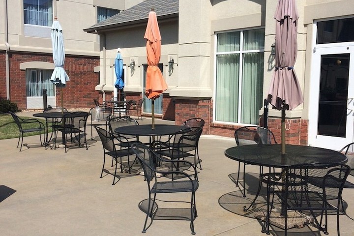 Hotel Exterior 62 of 66
