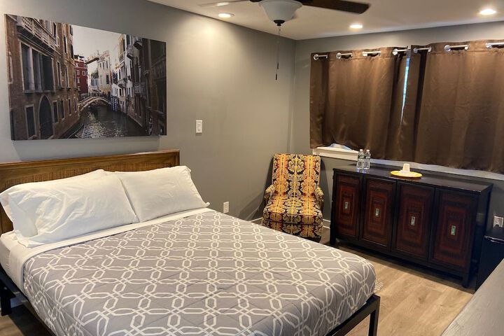 Room 13 of 24