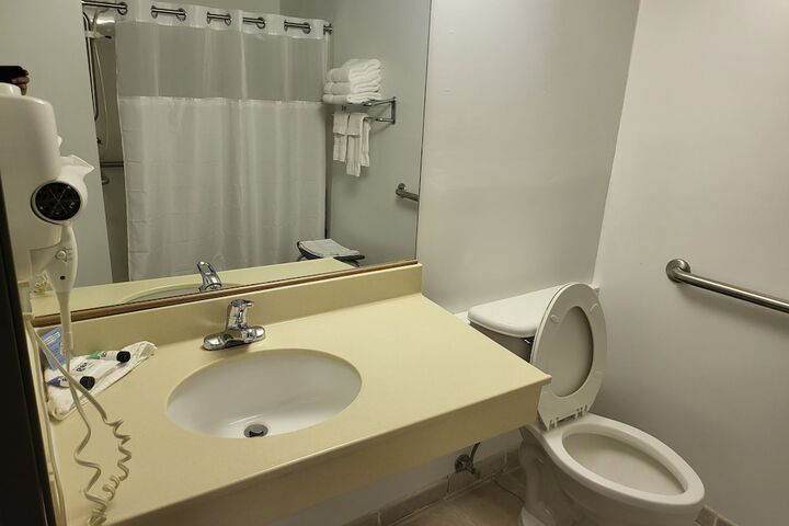 Room 35 of 49