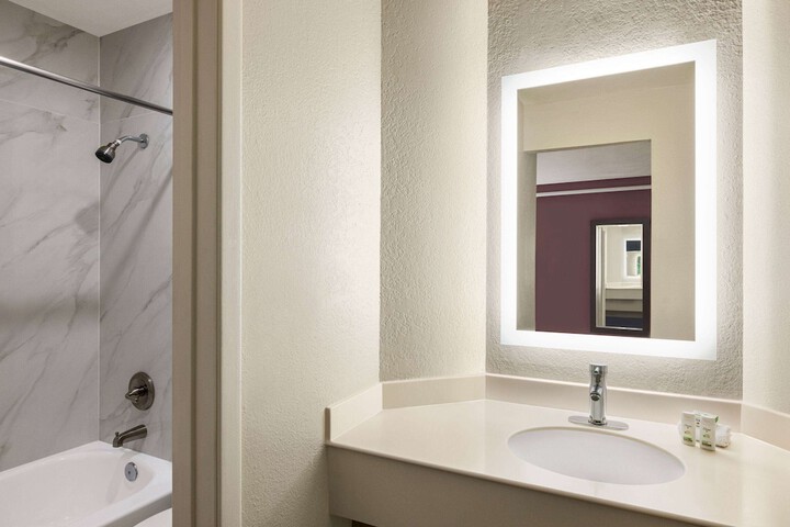 Room 40 of 50