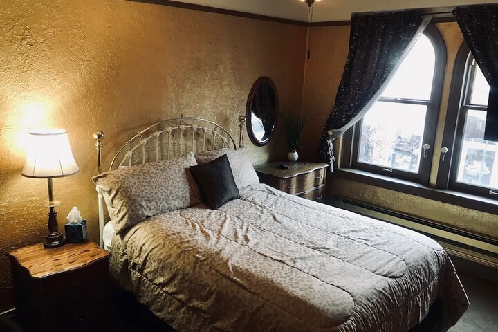 Room 17 of 44