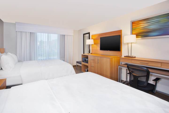 Room 25 of 46