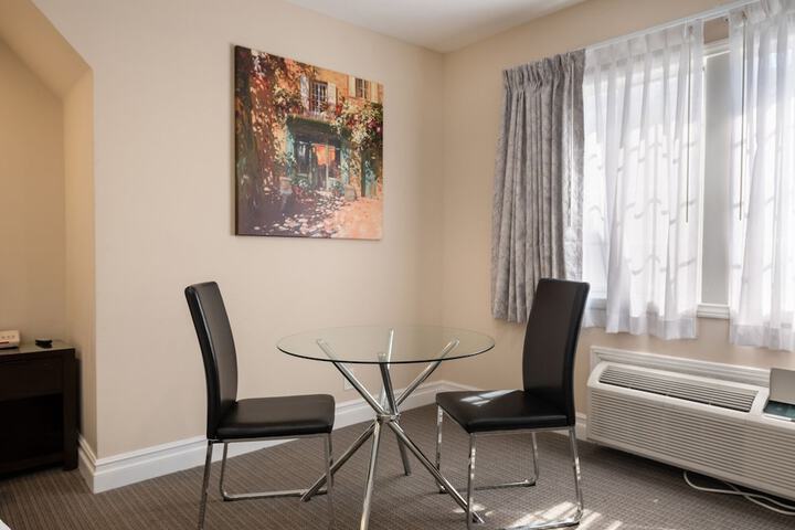 Room 10 of 21