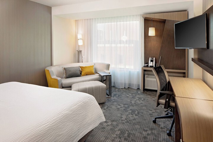 Room 21 of 53