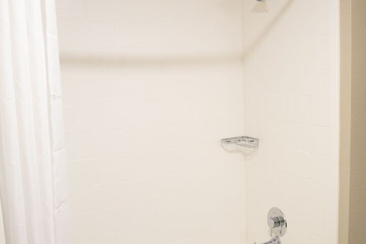 Room 18 of 35