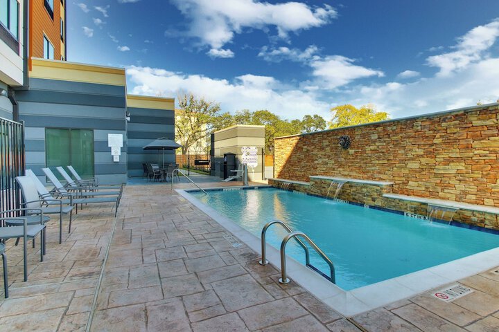 Pool 4 of 33