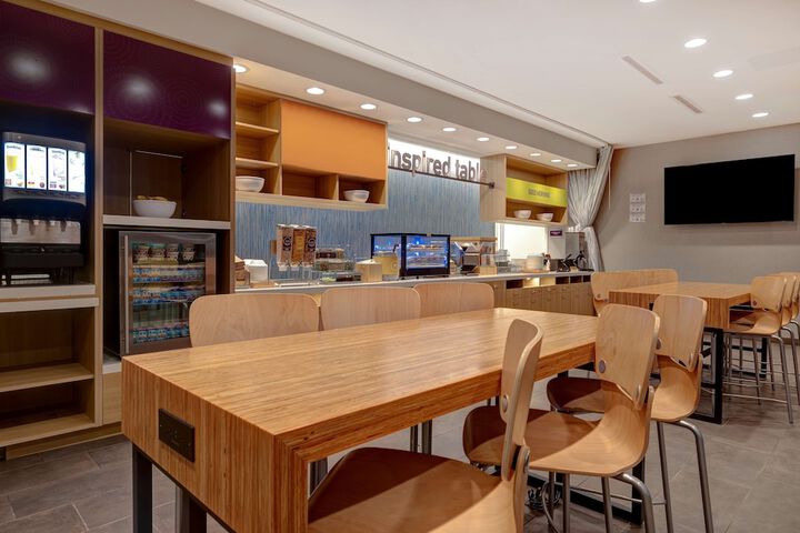 Breakfast/Coffee Service 52 of 57