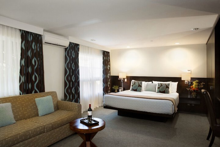 Aurora Hotel