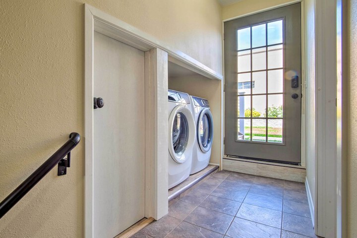 Cozy North Bend Getaway in Walkable Location!