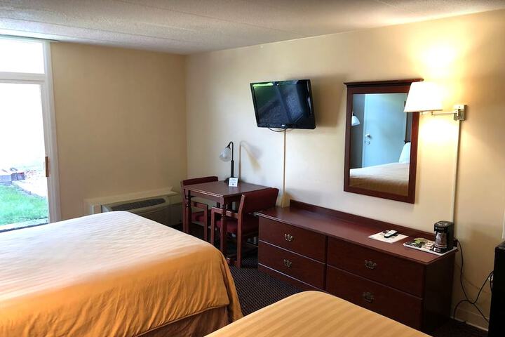Room 4 of 23