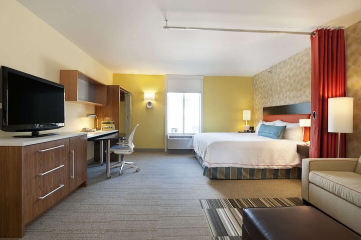 Room 13 of 28