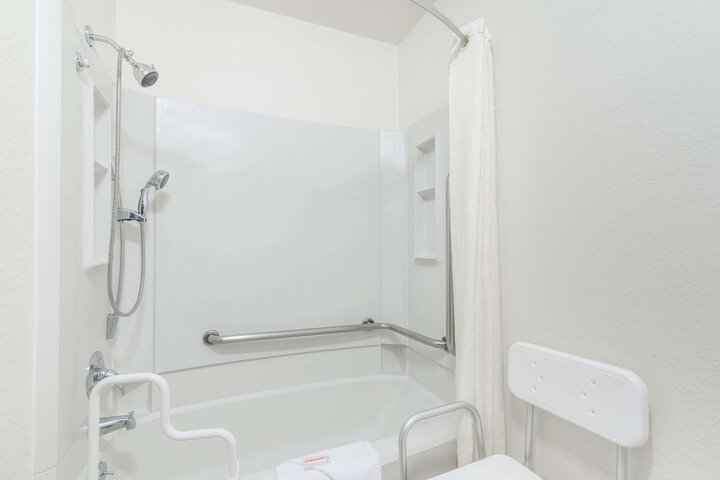 Room 16 of 20