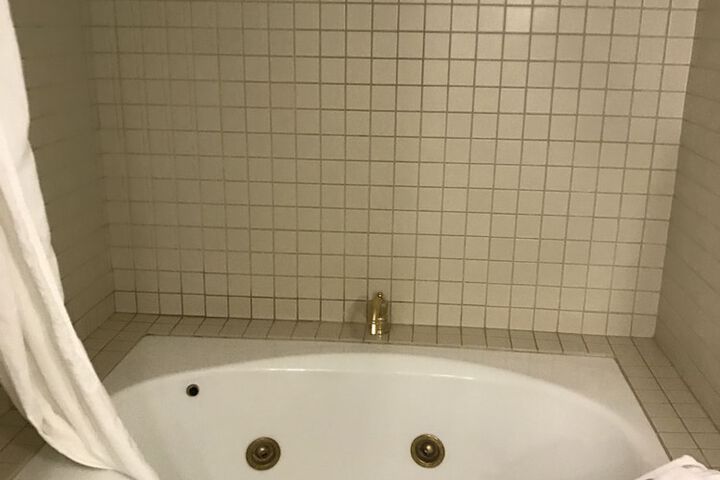 Room 50 of 104