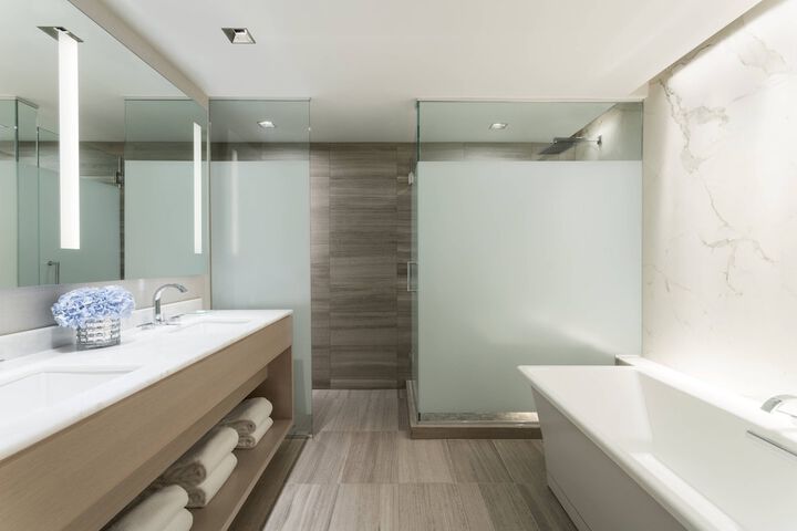 Room 53 of 104