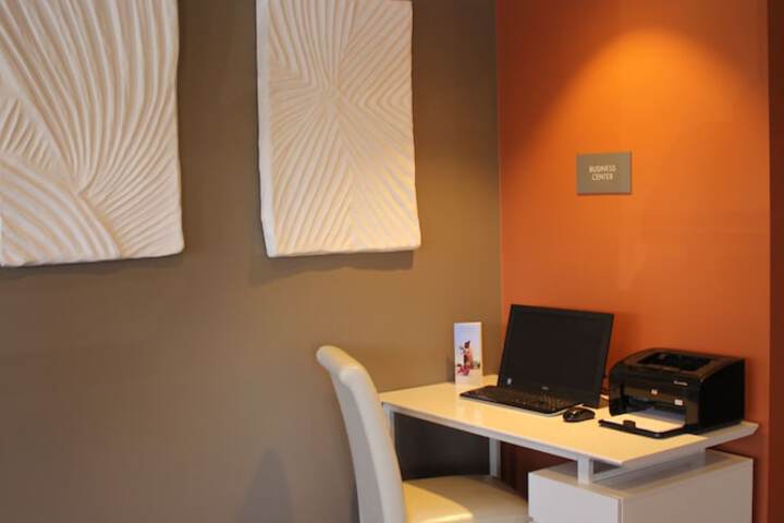 Business Center 27 of 27
