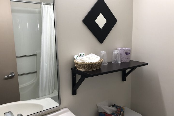Room 13 of 18