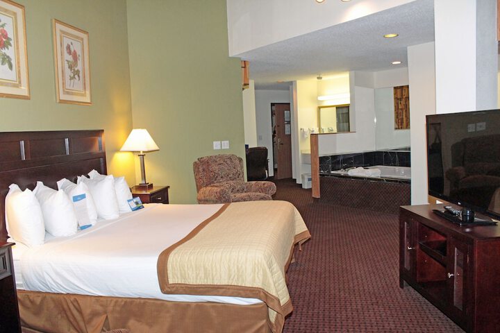 Room 17 of 33