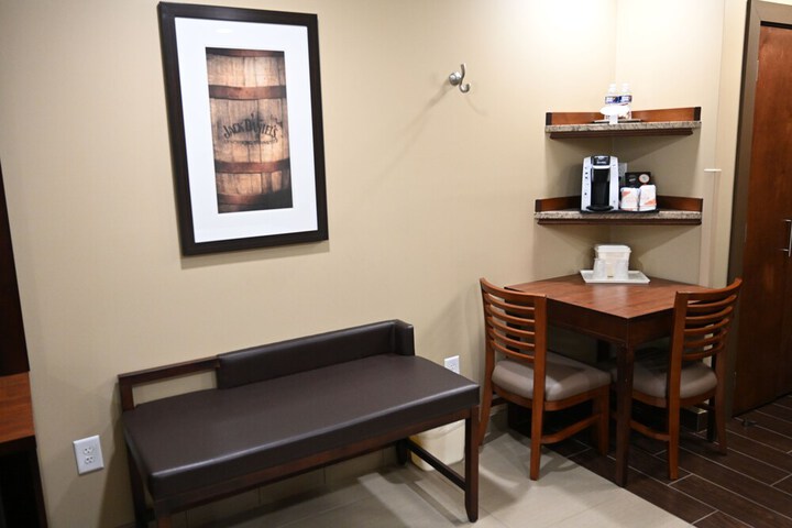 Room 14 of 42