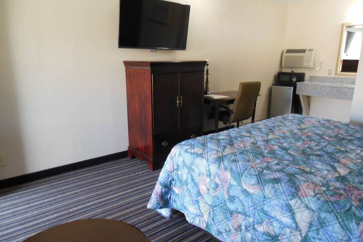 Room 30 of 48