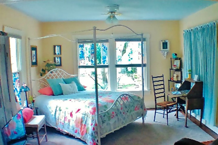 Maple Leaf Cottage Inn