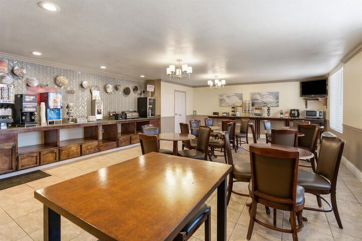 Best Western Plus John Jay Inn & Suites