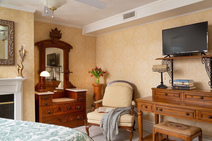 Room 44 of 72
