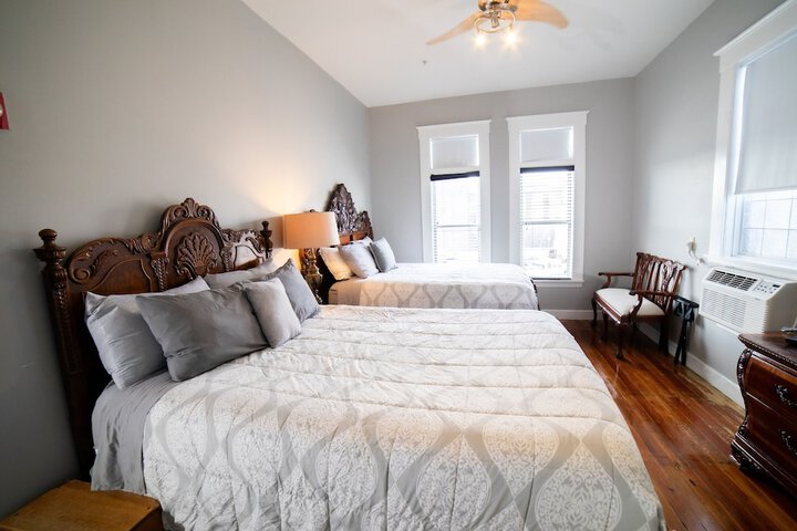 Room 183 of 271