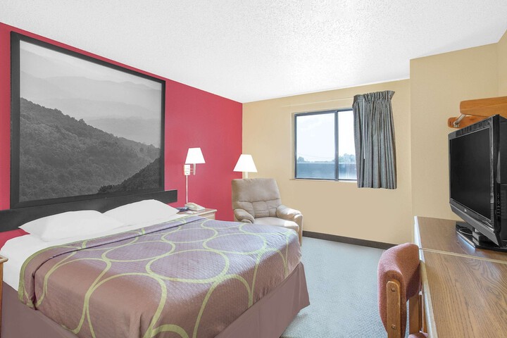 Room 4 of 15