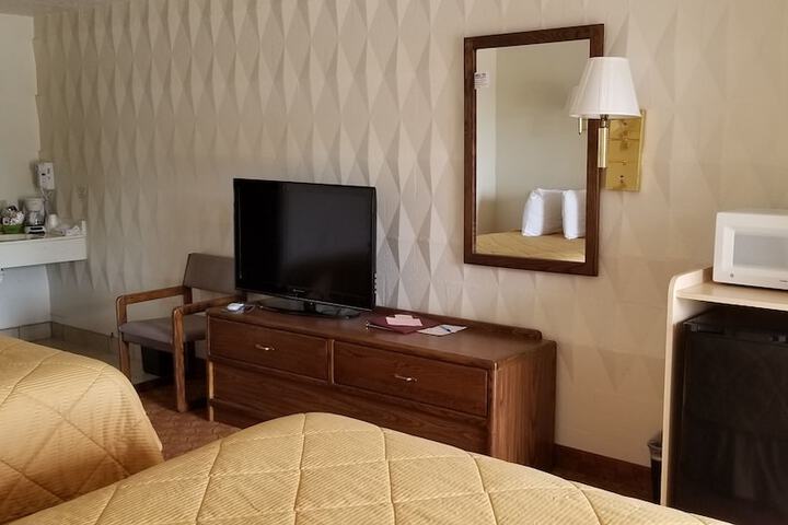 Room 9 of 34