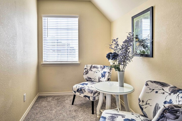 Walk to Lake: Family Gem w / Pool Access in Afton