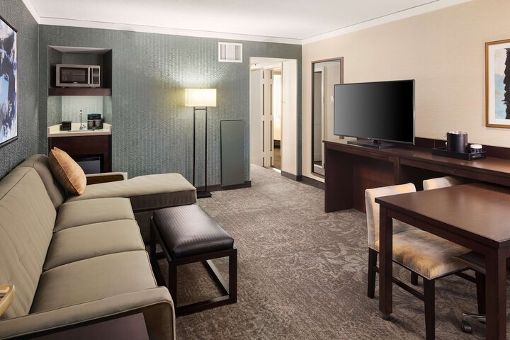 Embassy Suites by Hilton Tysons Corner