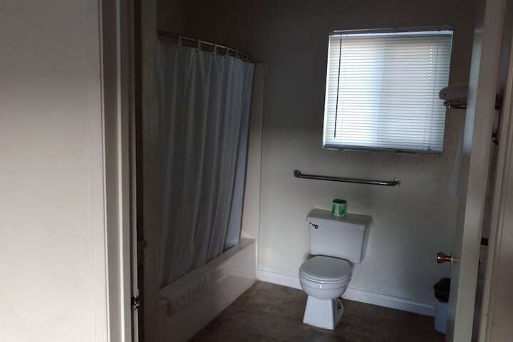 Room 32 of 53