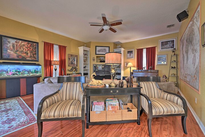 Elegant Valrico Home 15 Mi to Downtown Tampa!