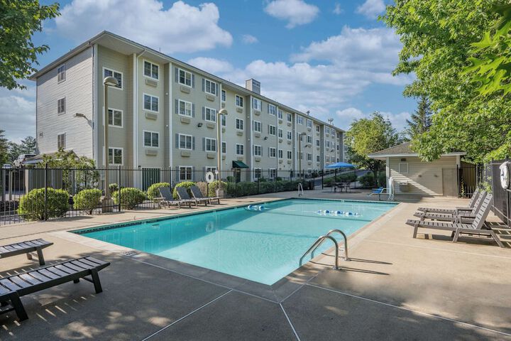 Pool 4 of 33