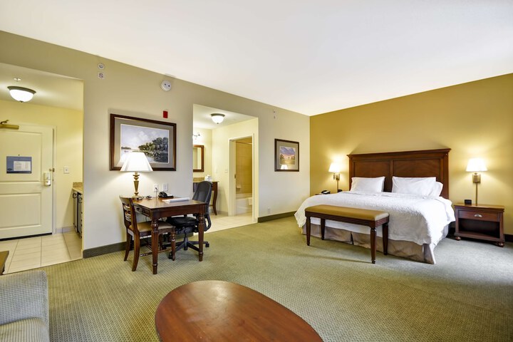 Hampton Inn & Suites North Charleston-University Blvd